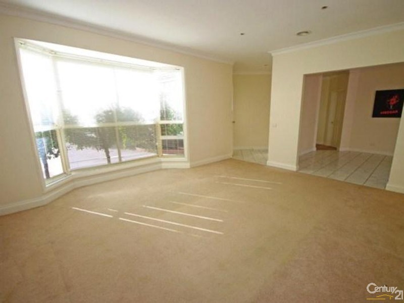 2/8 Ward Avenue, Oakleigh South VIC 3167