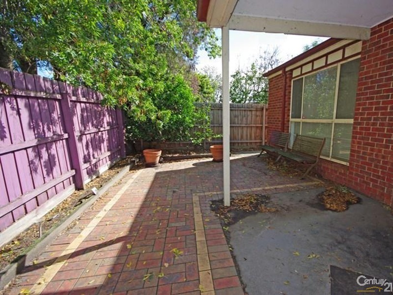 2/8 Ward Avenue, Oakleigh South VIC 3167