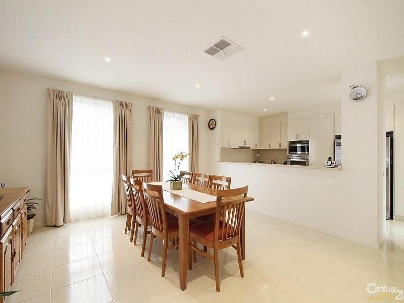 24 Lancaster Street, Bentleigh East VIC 3165