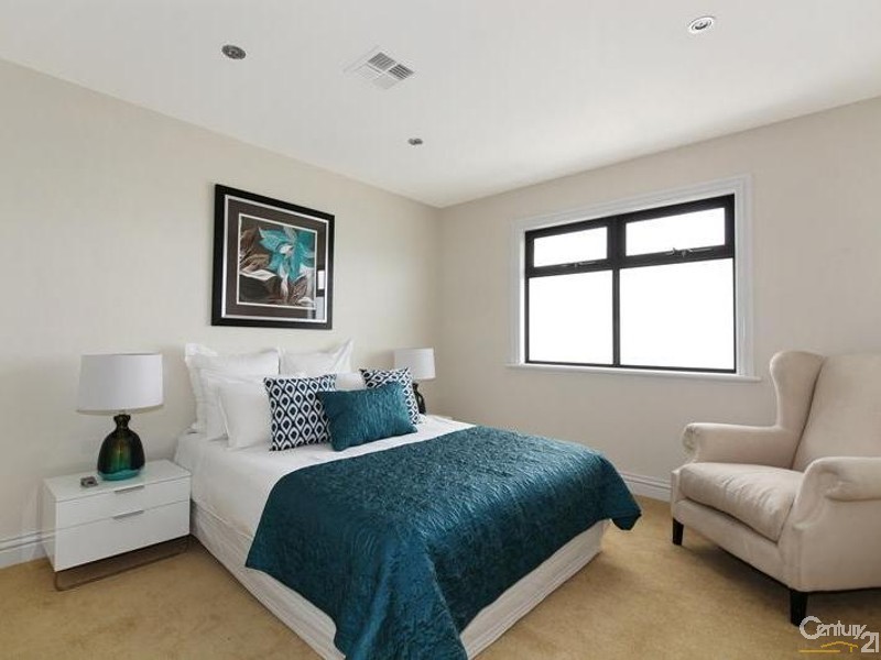 15 St James Avenue, Bentleigh VIC 3204