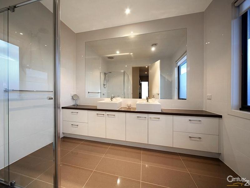 13B Elizabeth Street, Bentleigh East VIC 3165