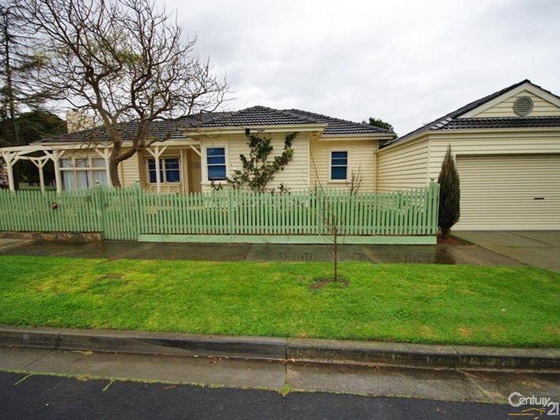 18 Luckins Road, Bentleigh VIC 3204