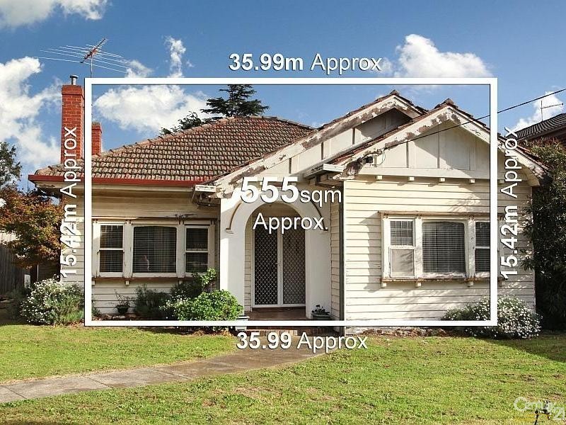 17 Lysbeth Street, Mckinnon VIC 3204