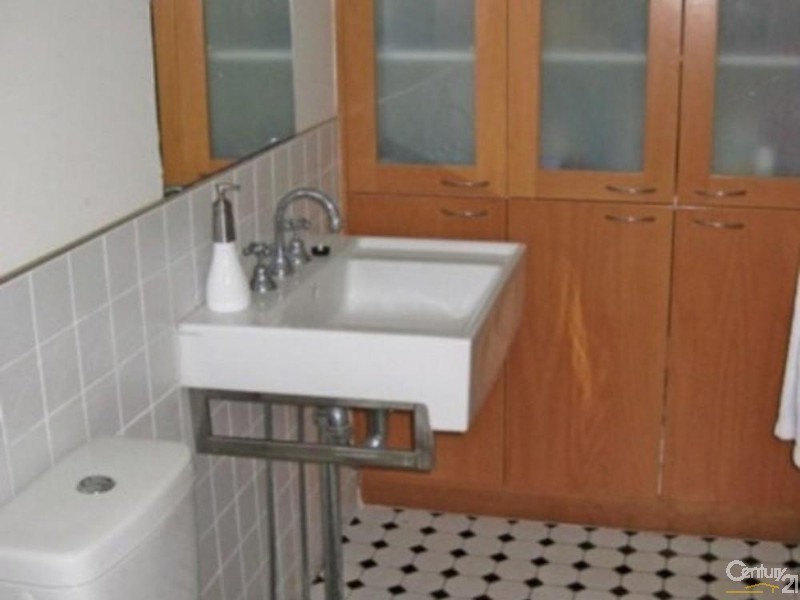 7 Elm Grove, Balaclava VIC 3183