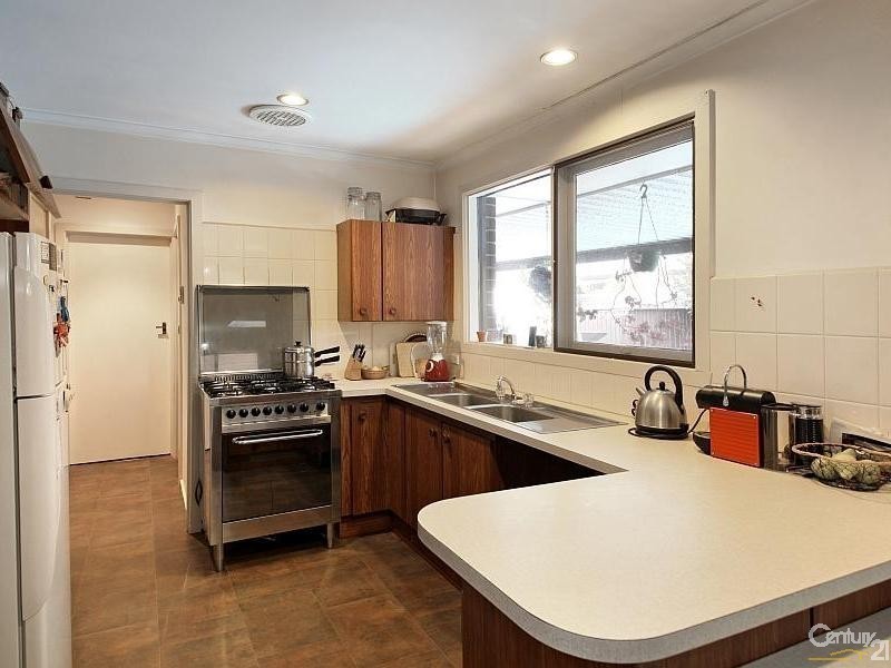 4 Minjah Court, Dingley Village VIC 3172