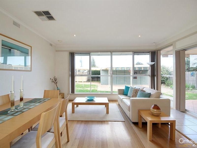 28 Hinkler Avenue, Bentleigh East VIC 3165