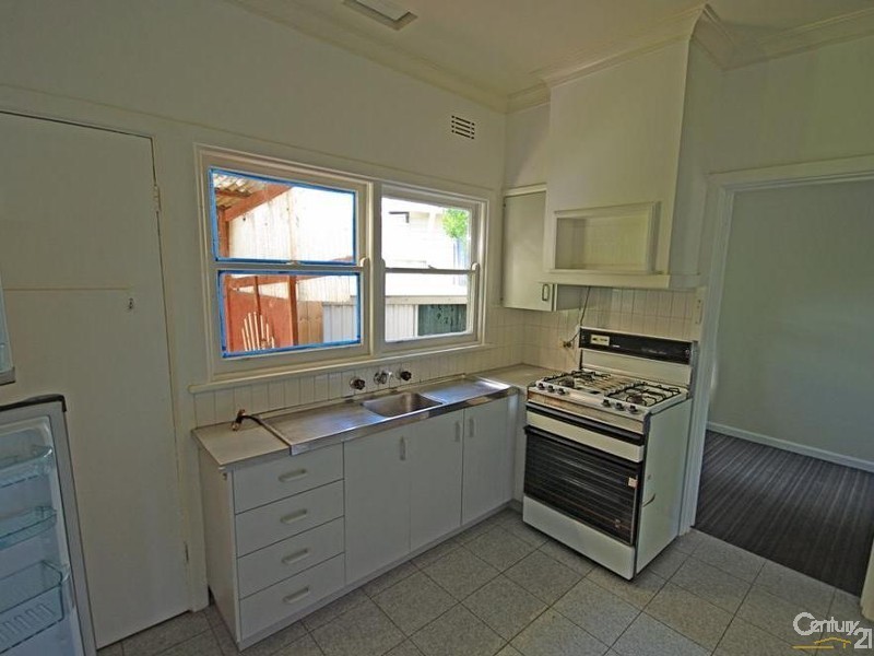 33 Koonawarra Street, Clayton VIC 3168