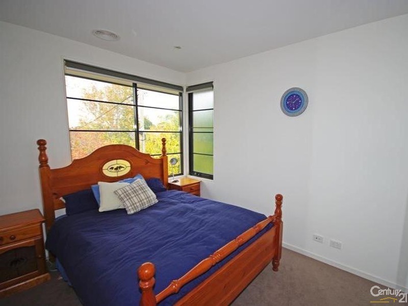 6 Carcoola Court, Ormond VIC 3204