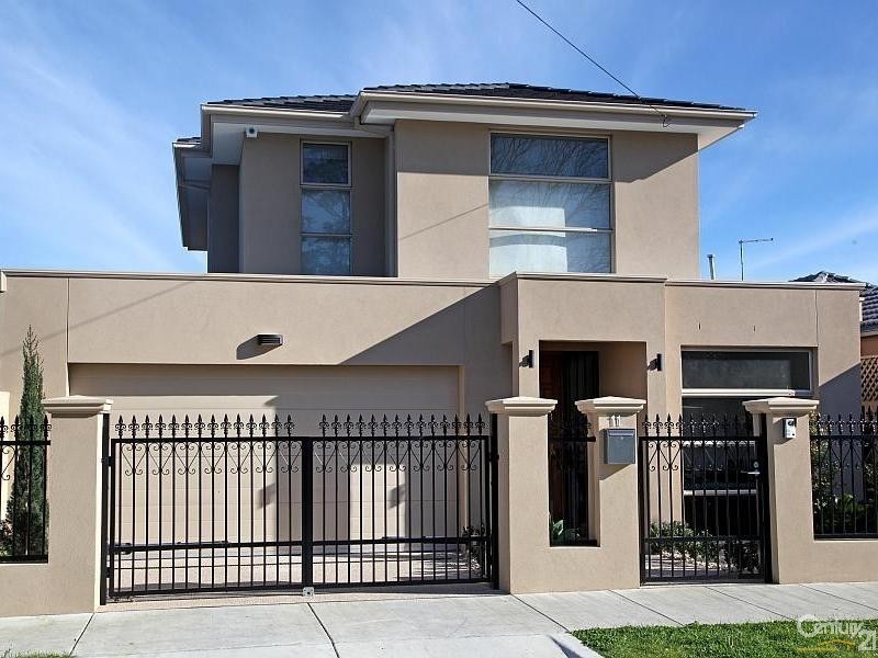 11 Hodgson Grove, Bentleigh East VIC 3165