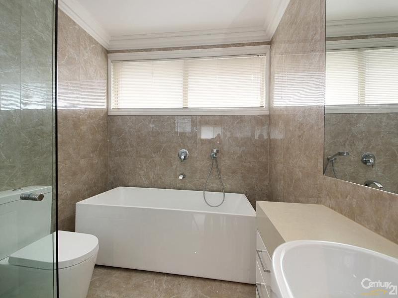 11 Hodgson Grove, Bentleigh East VIC 3165