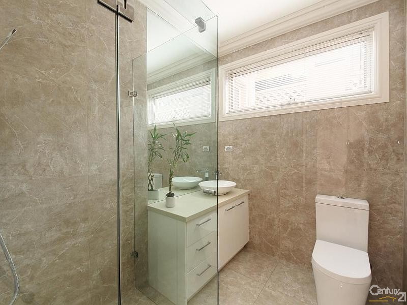 11 Hodgson Grove, Bentleigh East VIC 3165