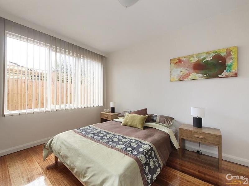 2/85 Nicholson Street, Mckinnon VIC 3204