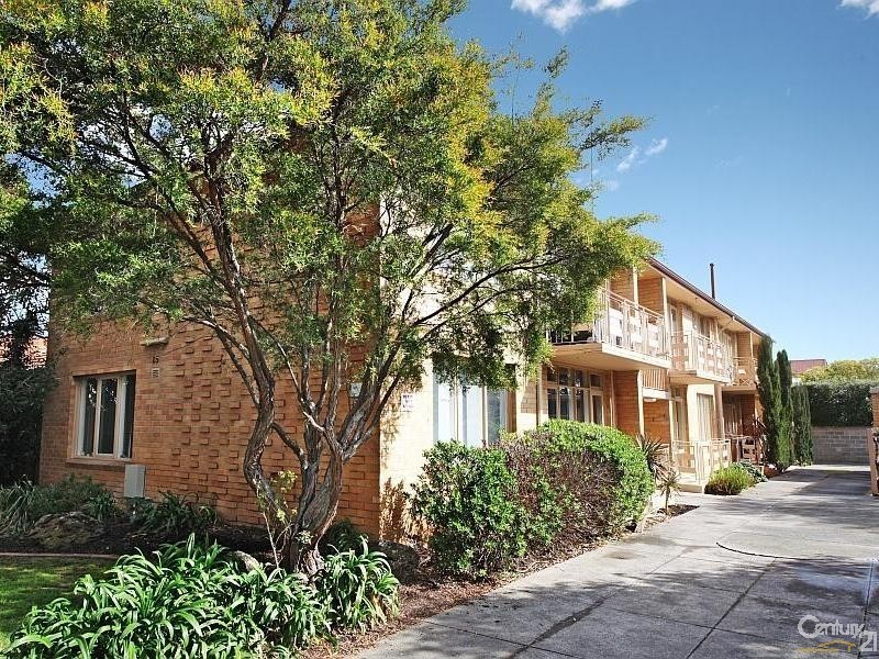 2/85 Nicholson Street, Mckinnon VIC 3204