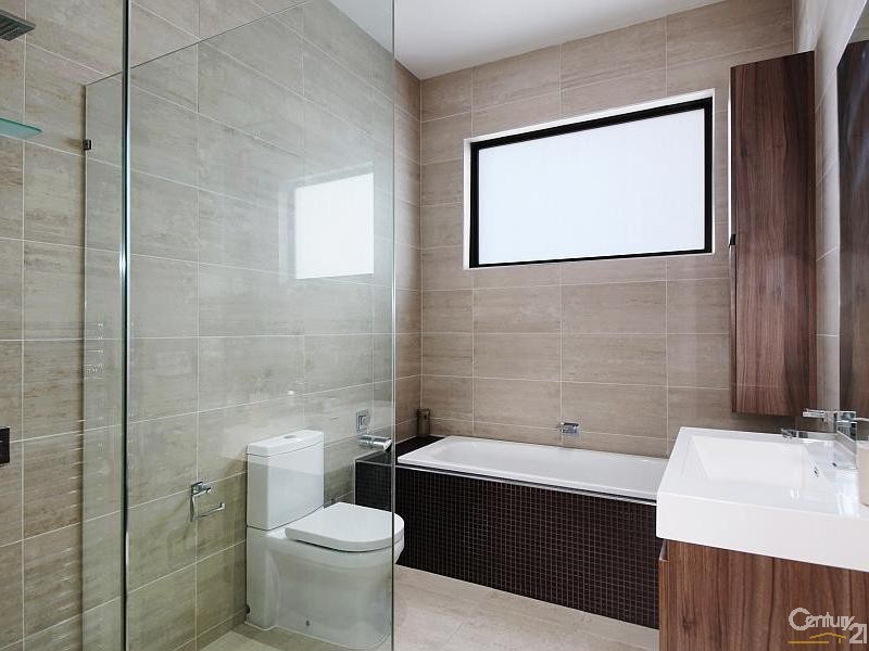 2/30 Bellevue Road, Bentleigh East VIC 3165