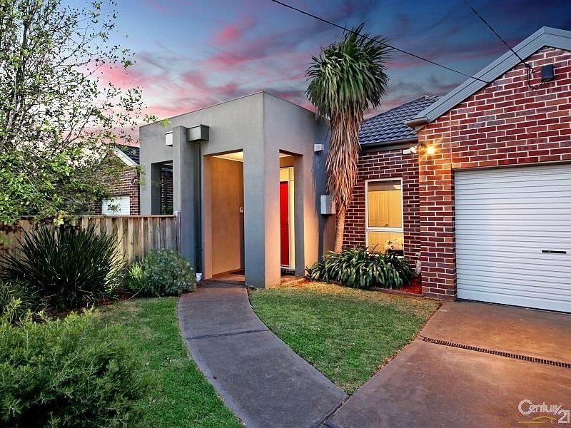 2/9 Clairmont Avenue, Bentleigh VIC 3204