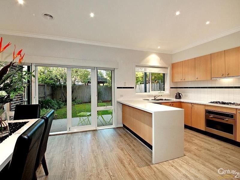 2/9 Clairmont Avenue, Bentleigh VIC 3204