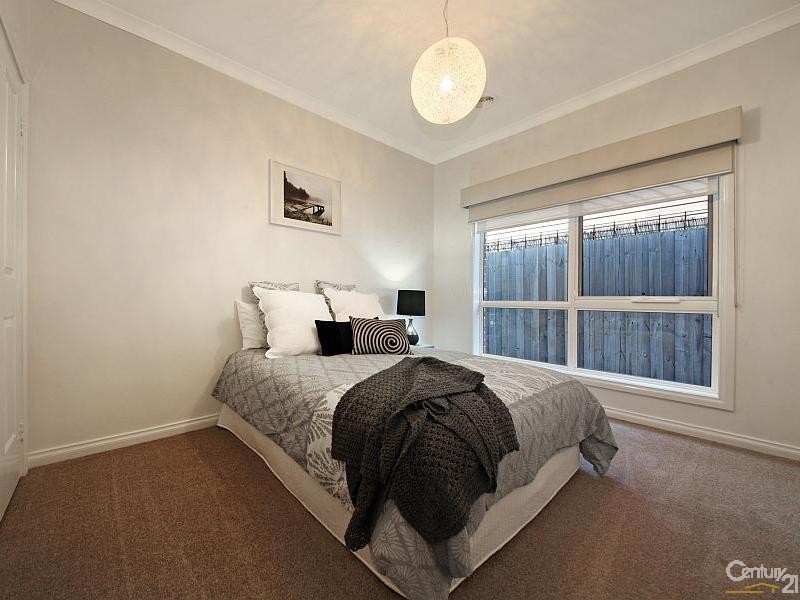 2/9 Clairmont Avenue, Bentleigh VIC 3204