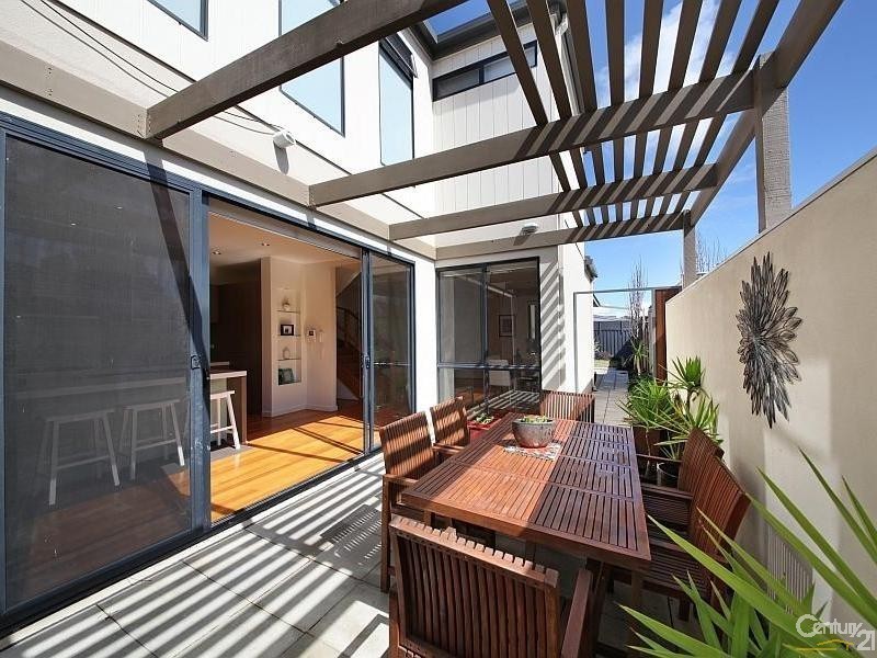 2/27 Loranne Street, Bentleigh VIC 3204