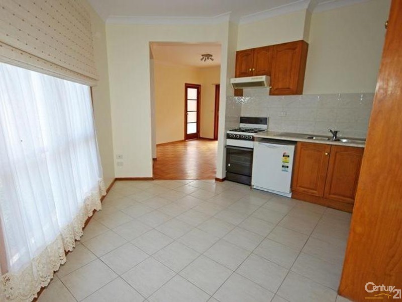 2/17 Wheeler Street, Ormond VIC 3204