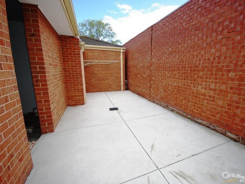 2/17 Wheeler Street, Ormond VIC 3204