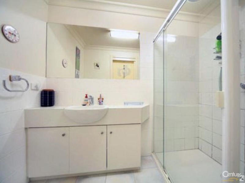 2/125 McKinnon Road, Mckinnon VIC 3204