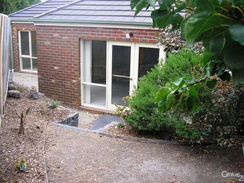 3/4 Katoomba Street, Hampton East VIC 3188