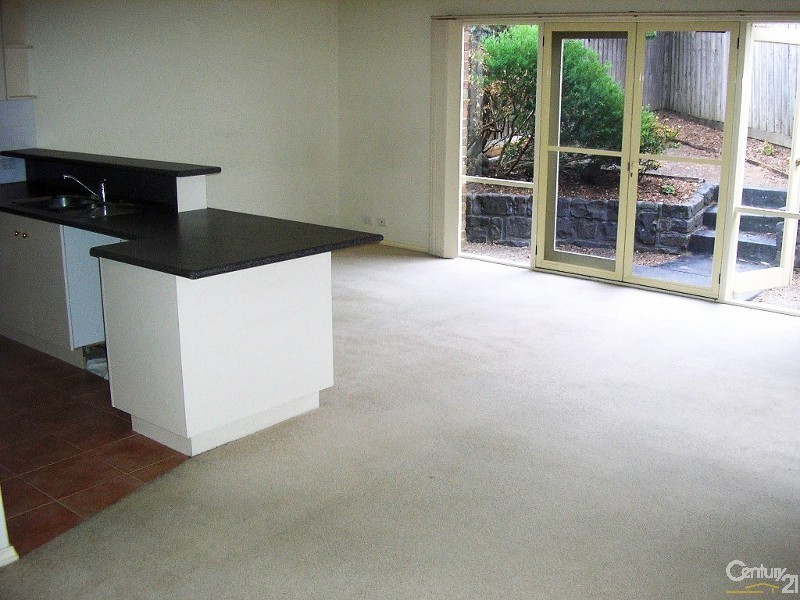 3/4 Katoomba Street, Hampton East VIC 3188