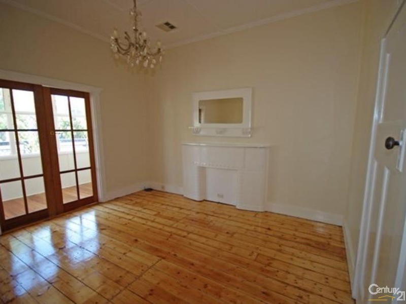 39 Carlton Street, Mckinnon VIC 3204
