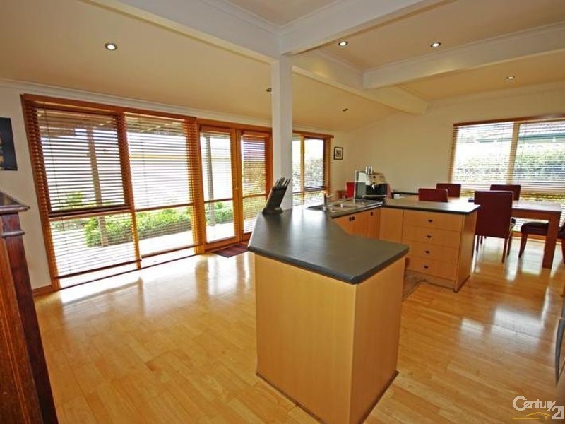 37 Connie Street, Bentleigh East VIC 3165