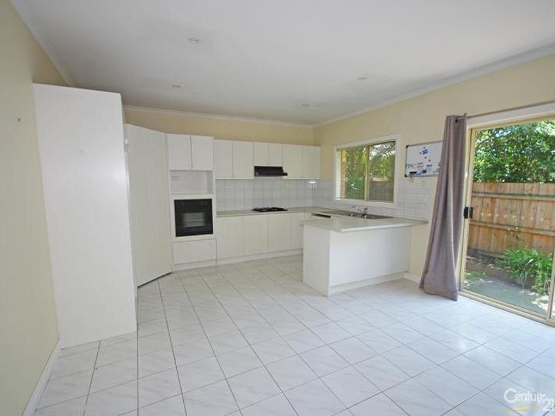 2/28 Murrong Avenue, Bentleigh East VIC 3165