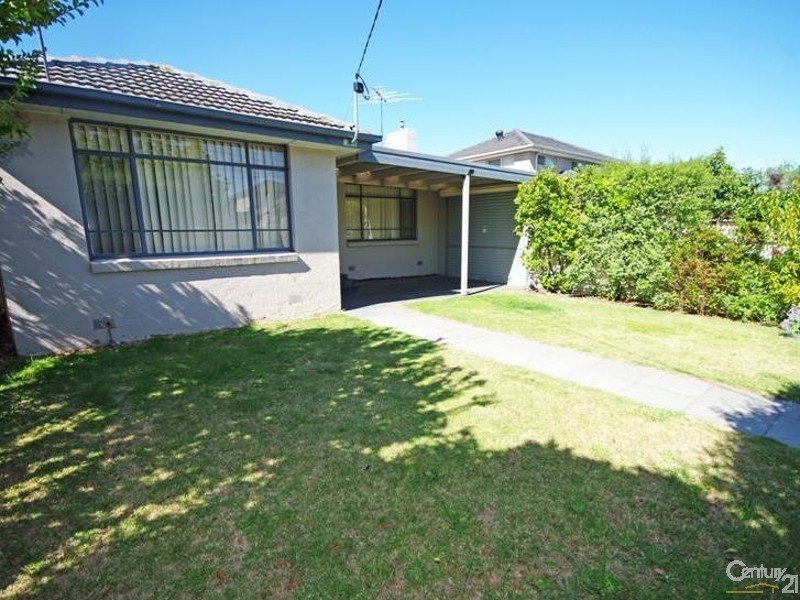 16 Tasman Road, Bentleigh East VIC 3165