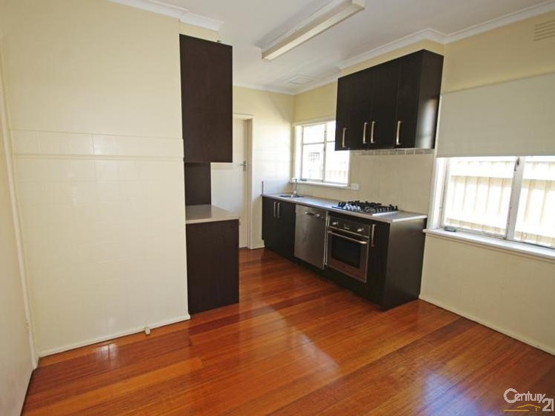 16 Tasman Road, Bentleigh East VIC 3165