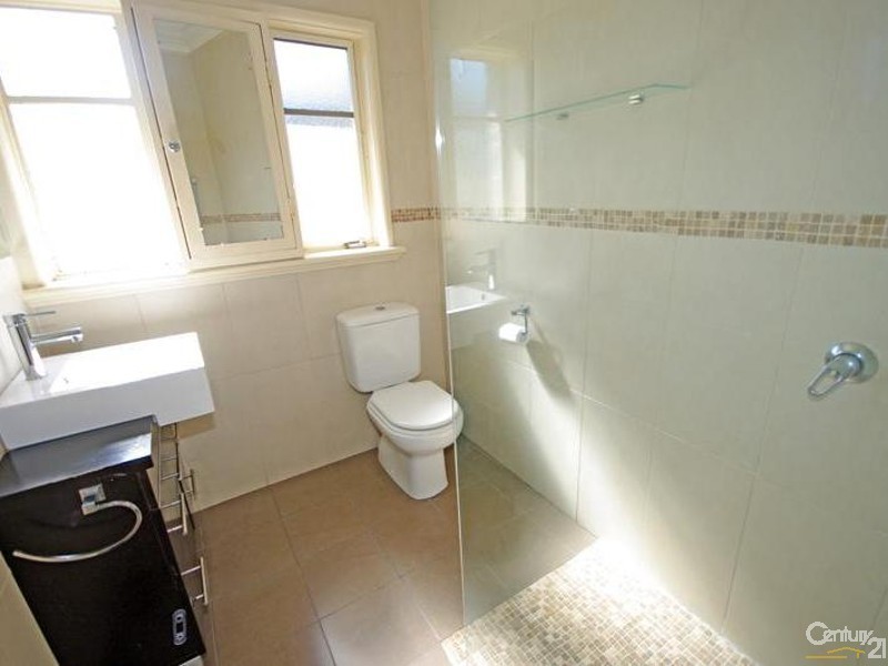 16 Tasman Road, Bentleigh East VIC 3165