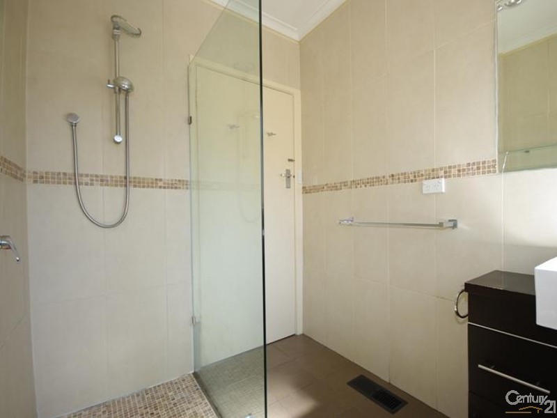 16 Tasman Road, Bentleigh East VIC 3165