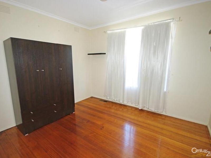 16 Tasman Road, Bentleigh East VIC 3165