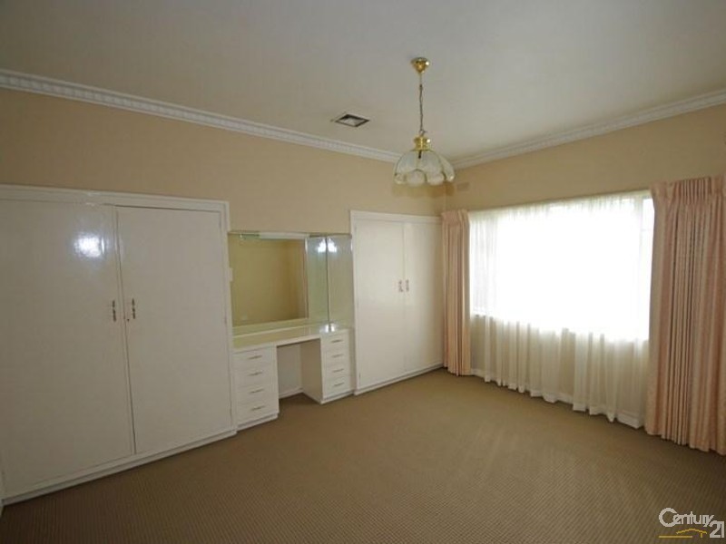 18 Wavell Street, Mckinnon VIC 3204