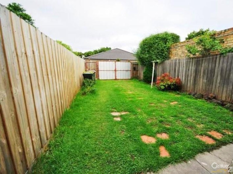 REAR 217 Tucker Road, Mckinnon VIC 3204