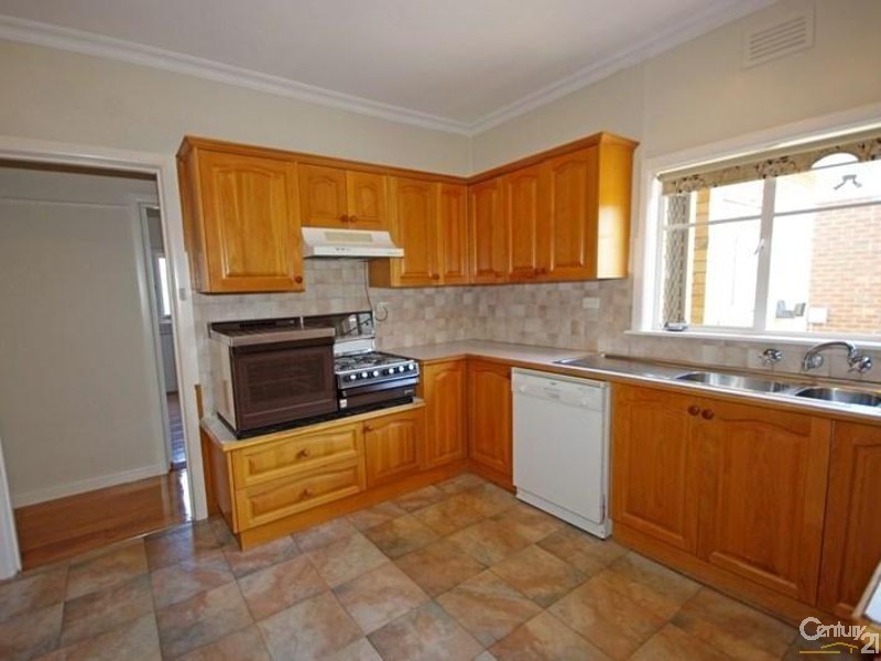 10 Tatong Road, Brighton East VIC 3187