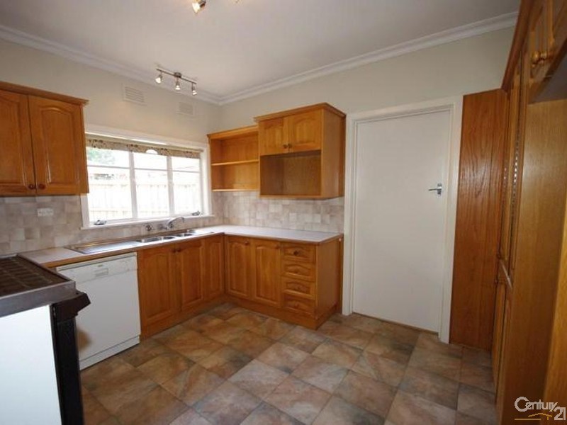 10 Tatong Road, Brighton East VIC 3187