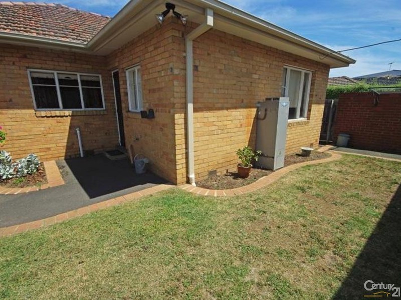 10 Tatong Road, Brighton East VIC 3187
