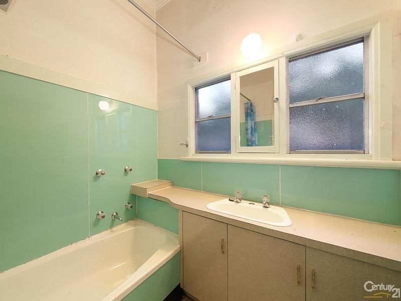 15 Bowen Street, Hughesdale VIC 3166