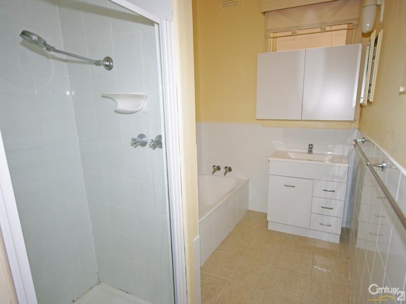 8 Neville Street, Bentleigh East VIC 3165