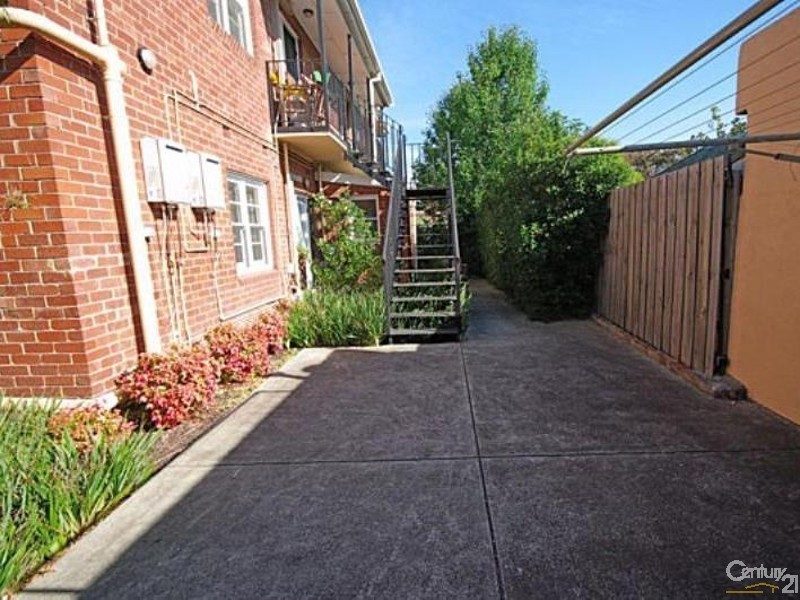 2/62 York Street, St Kilda West VIC 3182