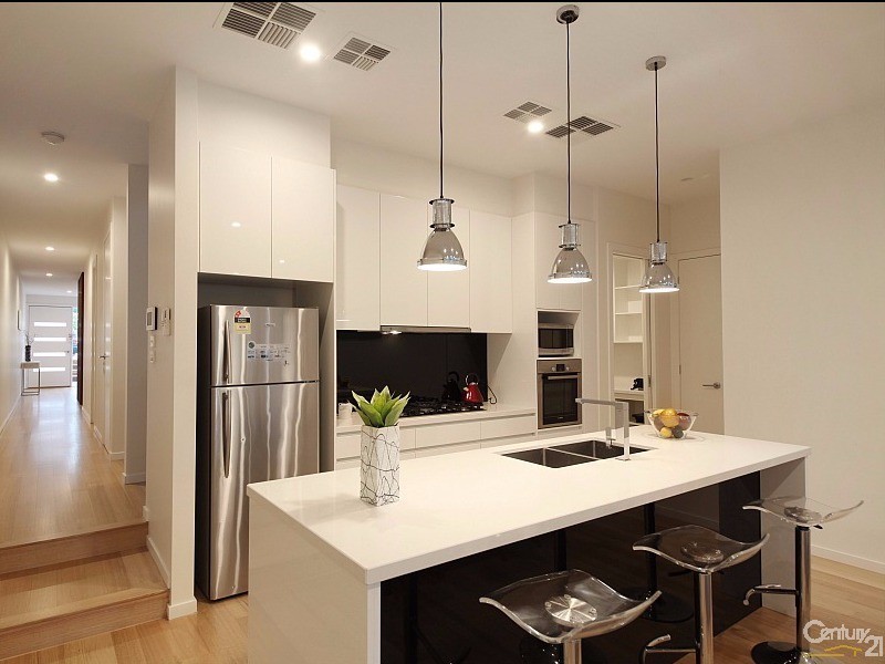 6B Sassella Street, Bentleigh East VIC 3165