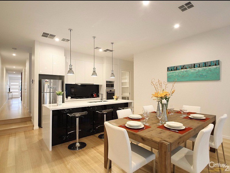 6B Sassella Street, Bentleigh East VIC 3165