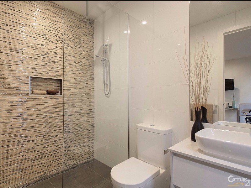 6B Sassella Street, Bentleigh East VIC 3165