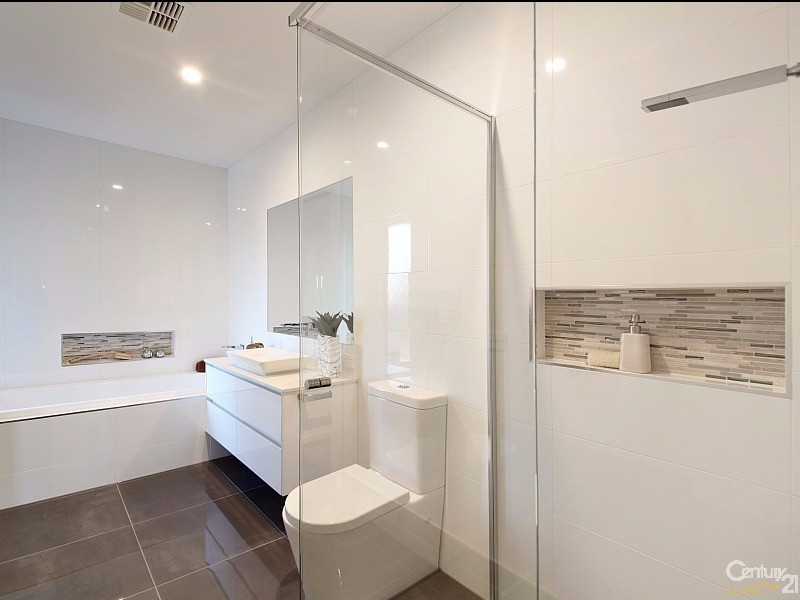 6B Sassella Street, Bentleigh East VIC 3165