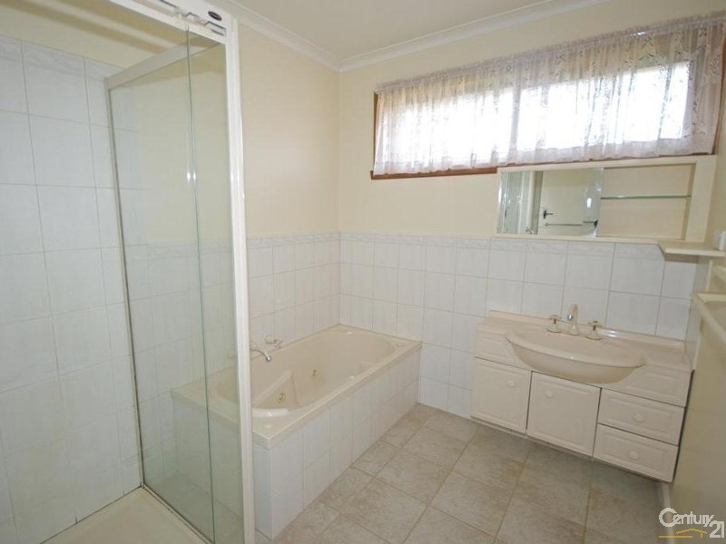 136 Bignell Road, Bentleigh East VIC 3165