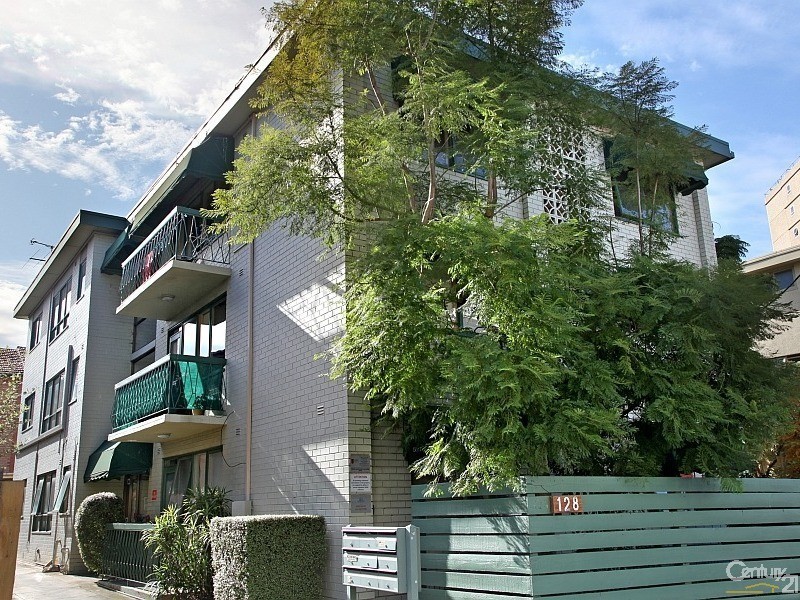 4/128 Inkerman Street, St Kilda East VIC 3183