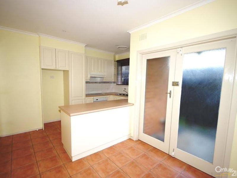 2/96 Mimosa Road, Carnegie VIC 3163